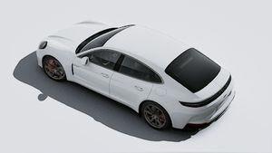 Exterior view of Panamera Turbo E-Hybrid seen from above