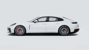 Exterior view of Panamera Turbo E-Hybrid showing the left side of the car