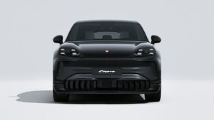 Vista esterna di Cayenne S Electric che mostra la parte anteriore della vettura
