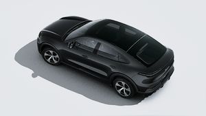 Vista esterna di Cayenne S Coupé Electric dall'alto