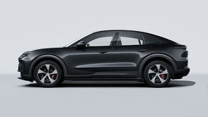Vista esterna di Cayenne S Coupé Electric che mostra il lato sinistro della vettura