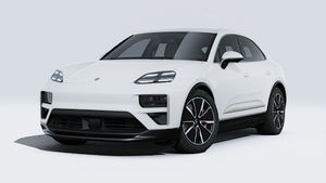Vista esterna di Macan Turbo che mostra la parte anteriore e il lato sinistro della vettura