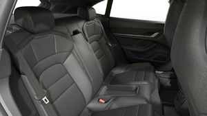 Vista dell'interno di Taycan Sport Turismo