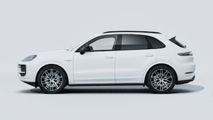 Exterior view of Cayenne E-Hybrid Black Edition showing the left side of the car
