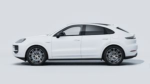 Exterior view of Cayenne E-Hybrid Coupé Black Edition showing the left side of the car