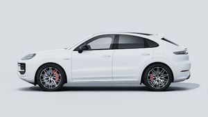 Exterior view of Cayenne S E-Hybrid Coupé Black Edition showing the left side of the car