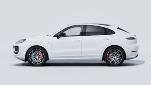 Exterior view of Cayenne S E-Hybrid Coupé Black Edition showing the left side of the car