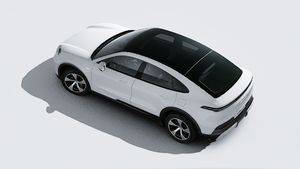 Exterior view of Cayenne S Coupé Electric seen from above