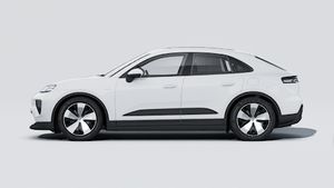 Exterior view of Macan showing the left side of the car