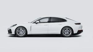 Exterior view of Panamera showing the left side of the car
