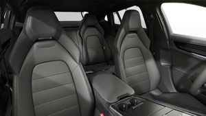 Interior view showing the front seats of Panamera 4