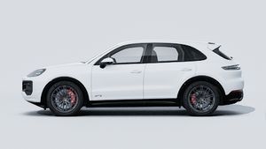 車体左側を示す Cayenne GTS の外観