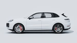 車体左側を示す Cayenne Turbo E-Hybrid の外観