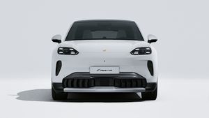 Cayenne S Coupé Electric 、車体前部を示す外観。