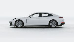 車体左側を示す Panamera 4 E-Hybrid の外観