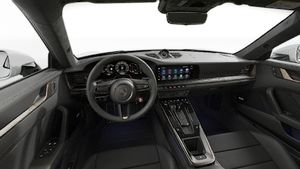 911 Turbo S의 인테리어 스티어링 휠 및 대시보드 뷰
