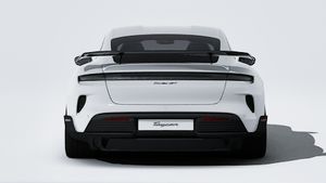 Taycan Turbo GT with Weissach Package의 익스테리어 후면 뷰