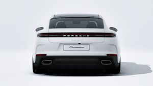 Panamera 4 E-Hybrid의 익스테리어 후면 뷰
