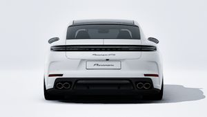 Panamera GTS의 익스테리어 후면 뷰