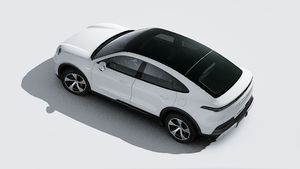 Exterior view of Cayenne S Coupé Electric seen from above