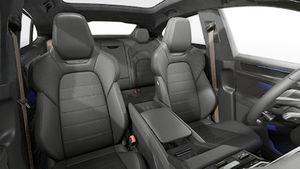 منظر داخلي يُظهر المقاعد الأمامية لسيارة Cayenne Turbo Coupé Electric