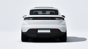 Exterior view of Macan 4S showing the rear of the car