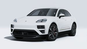 Exterior view of Macan Turbo showing the front and left side of the car