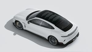 Exterior view of Taycan Turbo GT seen from above
