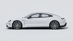 Exterior view of Taycan Black Edition showing the left side of the car