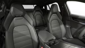 Interior view showing the front seats of Panamera 4