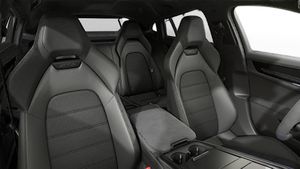 Interior view showing the front seats of Panamera GTS