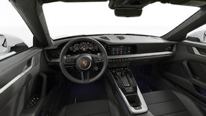 Вид изнутри на рулевое колесо и приборную панель 911 Carrera Cabriolet