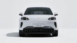 Внешний вид Cayenne Coupé Electric с изображением передней части автомобиля
