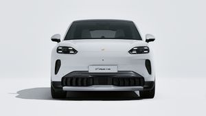 Внешний вид Cayenne S Coupé Electric с изображением передней части автомобиля