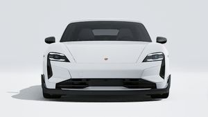 Внешний вид Taycan Turbo GT с изображением передней части автомобиля