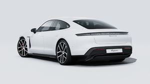 Внешний вид Taycan 4S Black Edition с изображением задней и левой части автомобиля