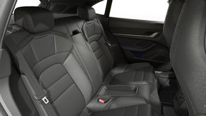 Вид изнутри Taycan 4S Sport Turismo