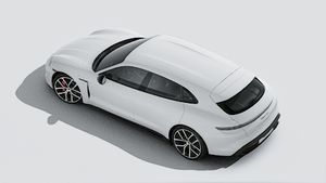 Внешний вид сайта Taycan 4S Sport Turismo Black Edition с высоты