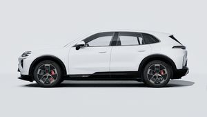 Exterior view of Cayenne Turbo Electric showing the left side of the car