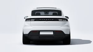 Exterior view of Macan 4S showing the rear of the car