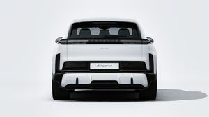 Exterior view of Cayenne Turbo Electric showing the rear of the car