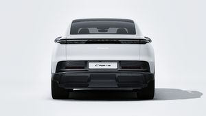Išorinis Cayenne Coupé Electric vaizdas, rodantis automobilio galą