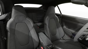 Innenansicht mit den Vordersitzen von 911 Carrera GTS Cabriolet