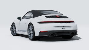 Vue extérieure de 911 Carrera T Cabriolet montrant l'arrière et le côté gauche de la voiture