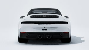 Außenansicht von 911 Carrera 4 GTS Cabriolet mit Blick auf das Heck des Fahrzeugs