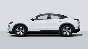 Vue extérieure de Cayenne Coupé Electric montrant le côté gauche de la voiture