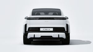 Vue extérieure de Cayenne Turbo Coupé Electric montrant l'arrière de la voiture