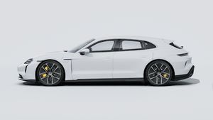 Die Außenansicht von Taycan Turbo S Sport Turismo zeigt die linke Seite des Fahrzeugs