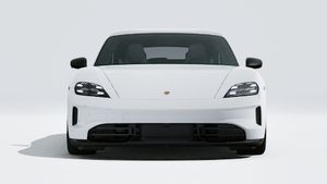 Außenansicht von Taycan 4S Sport Turismo Black Edition mit Blick auf die Vorderseite des Fahrzeugs