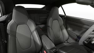 Skats no salona, kurā redzami priekšējie sēdekļi 911 Carrera GTS Cabriolet